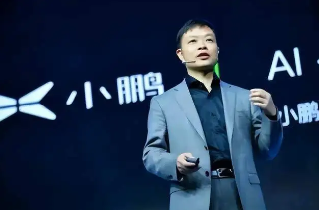 门徒娱乐官方：小鹏面临掉队危机，何小鹏被卷到一周干七天活