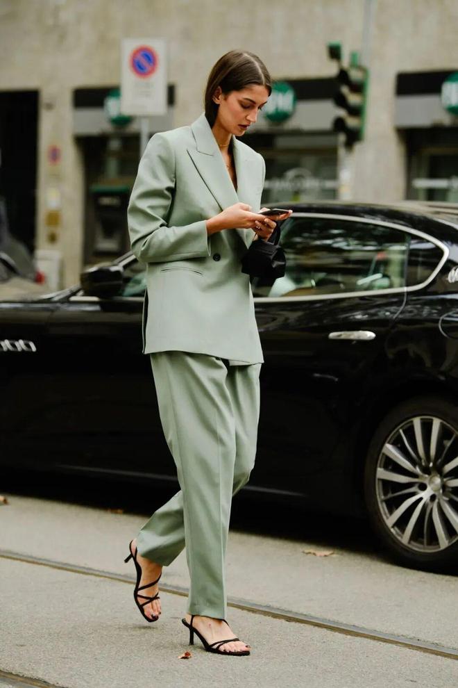 门徒登录：今年春夏的裤子，彩色的更好看！